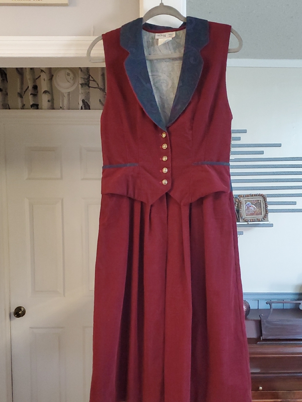 Vintage Lanz Dresses Corduroy Cotton Burgundy Sleeveless Dress. Made In USA. 4. - Picture 3 of 15